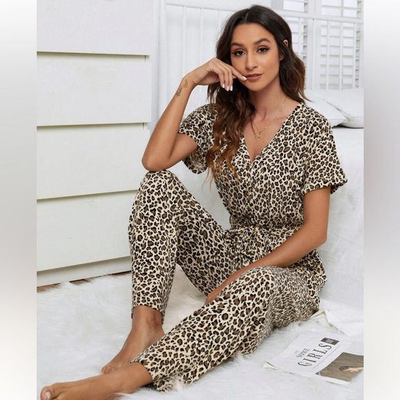 Leopard print dolman sleeve belted jumpsuit - Picture 5 of 6